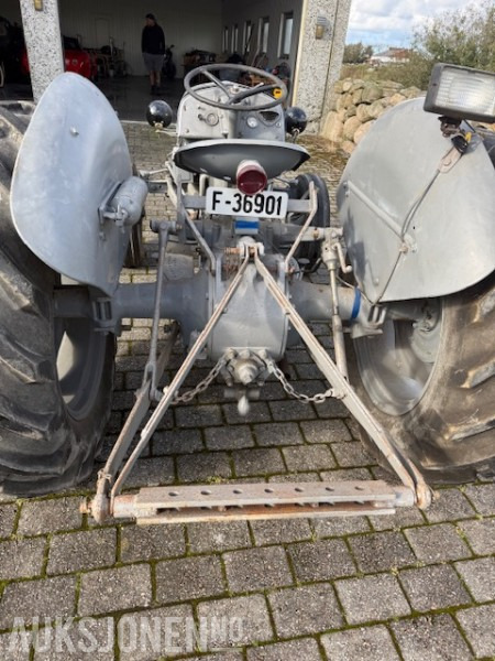 1960 Massey Ferguson Gråtass - Farm tractor: picture 4 1960 Massey Ferguson Gråtass - Farm tractor: picture 4