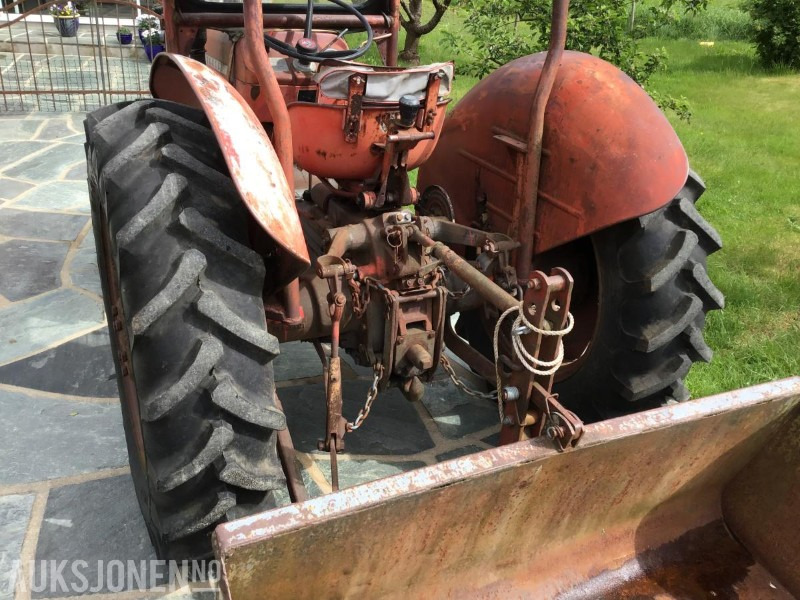 1966 Massey-Ferguson 130 Traktor m/Dalen-skuffe - Farm tractor: picture 5 1966 Massey-Ferguson 130 Traktor m/Dalen-skuffe - Farm tractor: picture 5