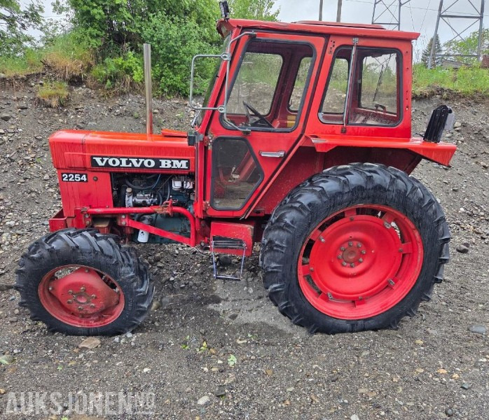 1980 Volvo 2254 - Farm tractor: picture 2 1980 Volvo 2254 - Farm tractor: picture 2