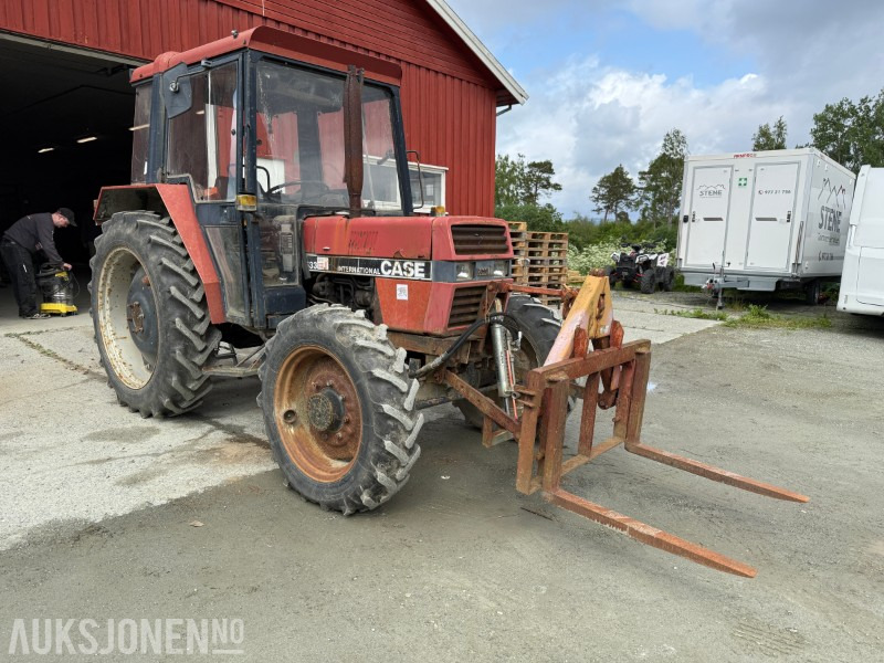 1987 CASE IH 633 traktor med skogkjettinger - Farm tractor: picture 2 1987 CASE IH 633 traktor med skogkjettinger - Farm tractor: picture 2