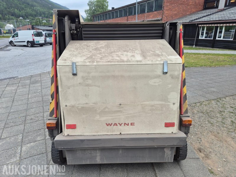 1995 Andre Wayne 928 D, dieseldrevet feiemaskin med oppsamler og tipp - Construction equipment: picture 4 1995 Andre Wayne 928 D, dieseldrevet feiemaskin med oppsamler og tipp - Construction equipment: picture 4