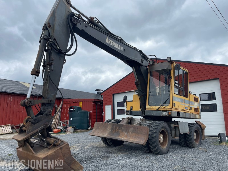 Excavator 1996 Åkerman EW130C Hjulgraver: picture 1