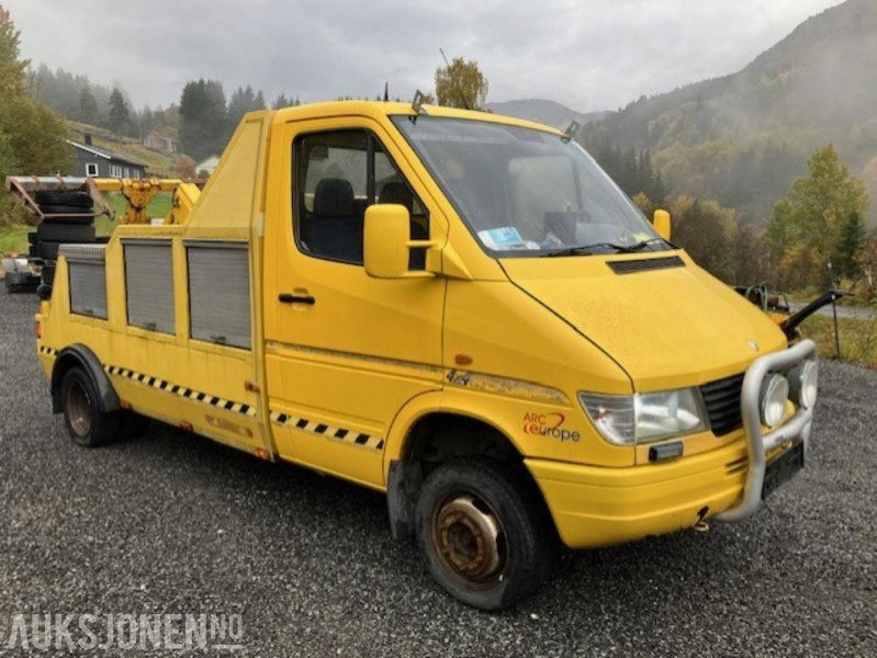 1999 Mercedes-Benz Sprinter 412 4x4 Redningsbil med briller og vinsj - Fire truck: picture 2 1999 Mercedes-Benz Sprinter 412 4x4 Redningsbil med briller og vinsj - Fire truck: picture 2