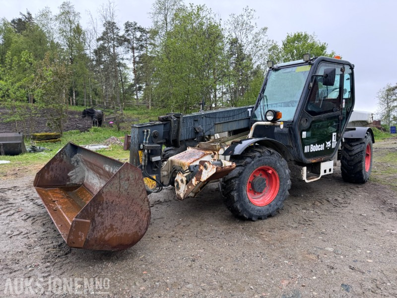 2005 Bobcat T35120SL Teleskoptruck / Teleskoplaster - 4x4x4 - avvatringssylinder - Støttelabber - Hydraulisk redskapslås - Jibb - Skuffe - 2 stk pallegafler - Telescopic handler: picture 1 2005 Bobcat T35120SL Teleskoptruck / Teleskoplaster - 4x4x4 - avvatringssylinder - Støttelabber - Hydraulisk redskapslås - Jibb - Skuffe - 2 stk pallegafler - Telescopic handler: picture 1