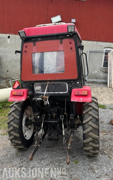 2008 Jinma 254 traktor 4x4 Diesel med snøfres, klettskuffe(fast) og triangelfeste - Kun 655,2 timer - Farm tractor: picture 5 2008 Jinma 254 traktor 4x4 Diesel med snøfres, klettskuffe(fast) og triangelfeste - Kun 655,2 timer - Farm tractor: picture 5