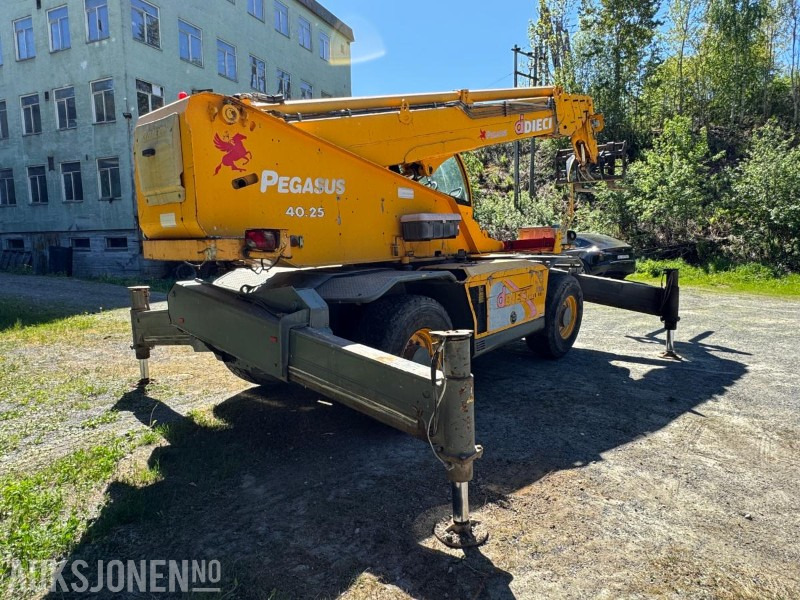 2009 Dieci Pegasus 40.25 rundtomsvingende teleskoptruck med kurv / vinsj / pallegaffler - Telescopic handler: picture 5 2009 Dieci Pegasus 40.25 rundtomsvingende teleskoptruck med kurv / vinsj / pallegaffler - Telescopic handler: picture 5