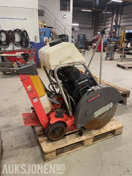 2012 Husqvarna FS524 selvgående gulvsag - Construction equipment: picture 1 2012 Husqvarna FS524 selvgående gulvsag - Construction equipment: picture 1