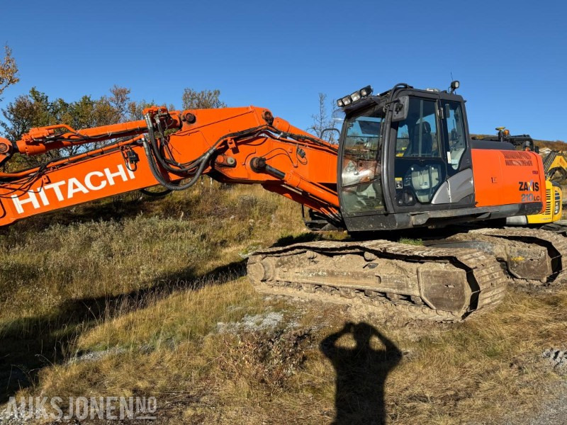 2013 Hitachi Zaxis 210LC - Excavator: picture 2 2013 Hitachi Zaxis 210LC - Excavator: picture 2