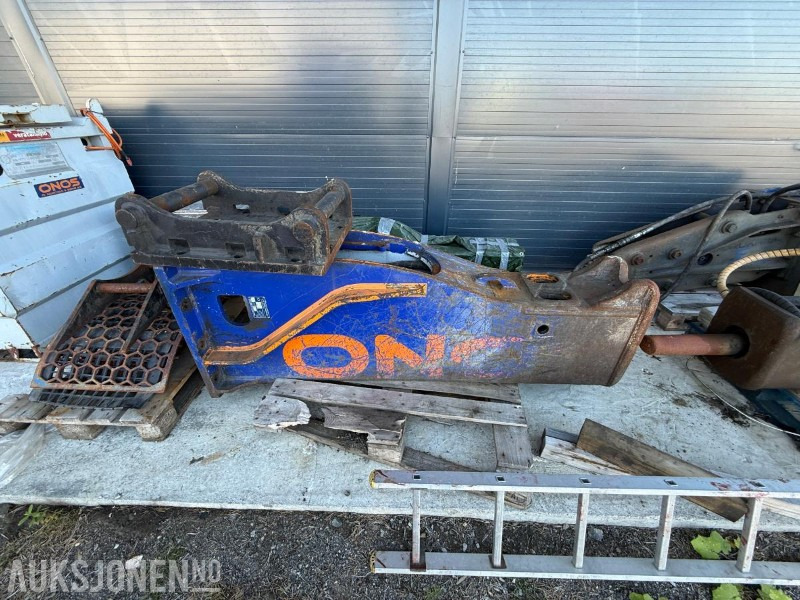 2014 Furukawa FXJ-375 dele-hammer - Construction equipment: picture 1 2014 Furukawa FXJ-375 dele-hammer - Construction equipment: picture 1