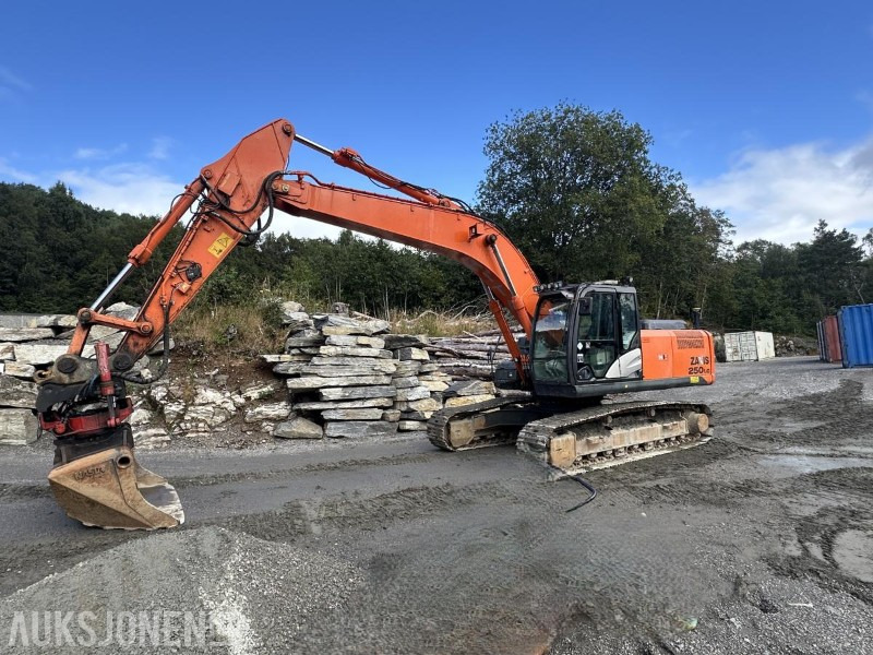 2014 Hitachi ZX250LC-5B Gravemaskin - 10741 Timer - Tiltrotator - Sentralsmøring - Bunkringspumpe - GPS - 2 Skuffer - Excavator: picture 3 2014 Hitachi ZX250LC-5B Gravemaskin - 10741 Timer - Tiltrotator - Sentralsmøring - Bunkringspumpe - GPS - 2 Skuffer - Excavator: picture 3