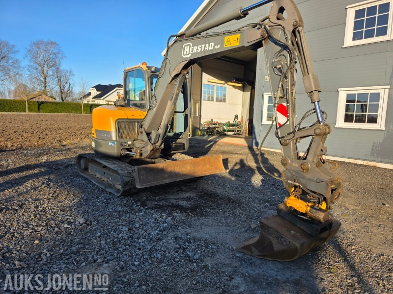 2016 VOLVO ECR58 TILTROTATOR HURTIGFESTE S50 MEDFØLGER GRAVESKUFF PUSSESKUFF SERTIFISERT TIL JULI 2026 - Mini excavator: picture 3 2016 VOLVO ECR58 TILTROTATOR HURTIGFESTE S50 MEDFØLGER GRAVESKUFF PUSSESKUFF SERTIFISERT TIL JULI 2026 - Mini excavator: picture 3