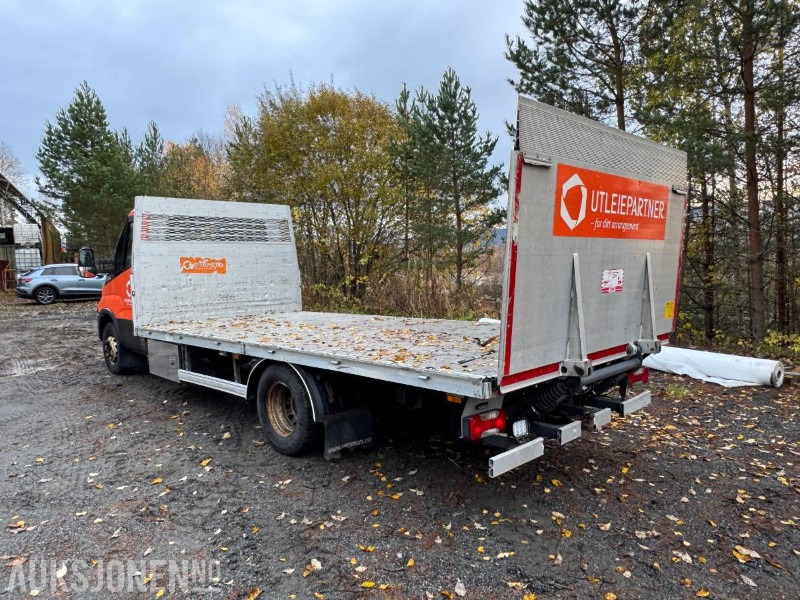 2017 Iveco Daily planbil med bakløfter / rep objekt - Dropside/ Flatbed truck: picture 3 2017 Iveco Daily planbil med bakløfter / rep objekt - Dropside/ Flatbed truck: picture 3