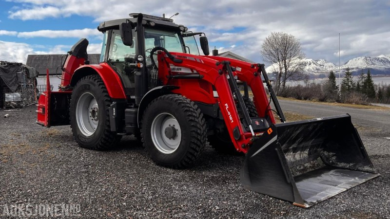 2017 Massey Ferguson 6714 S Dyna VT * Eu Godkjent * 2503 Timer * - Farm tractor: picture 2 2017 Massey Ferguson 6714 S Dyna VT * Eu Godkjent * 2503 Timer * - Farm tractor: picture 2