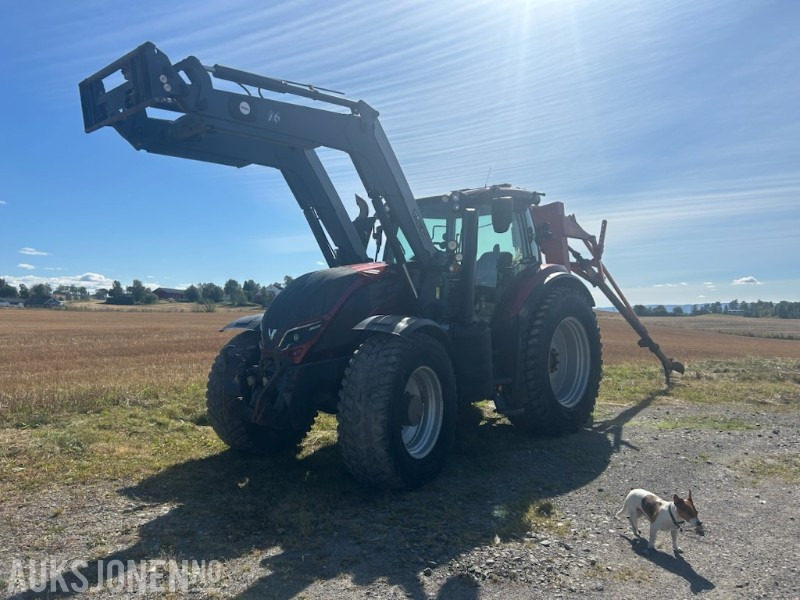 2017 Valtra T214D traktor med lesse apparat - Farm tractor: picture 1 2017 Valtra T214D traktor med lesse apparat - Farm tractor: picture 1