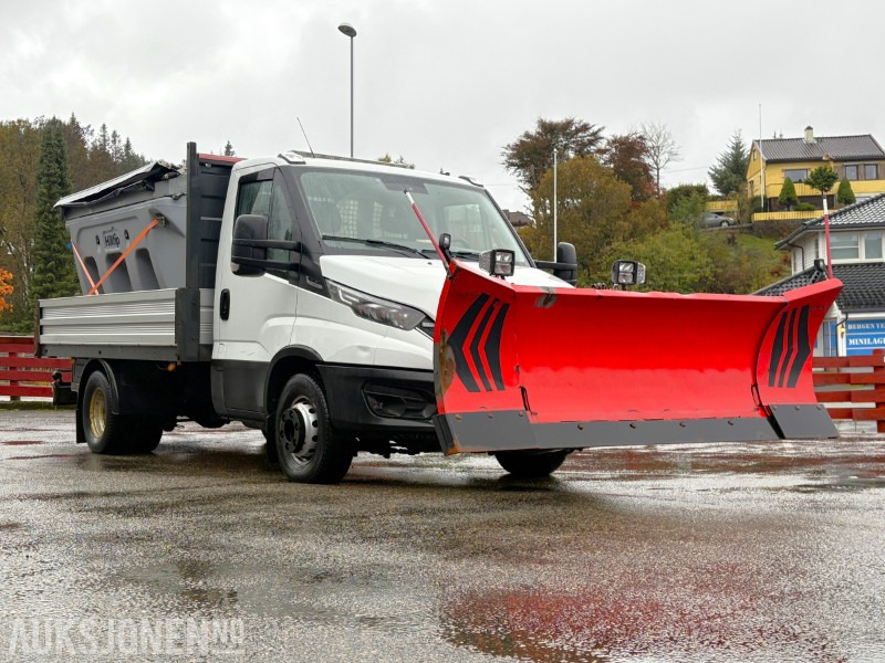 2019 Iveco Daily planbil m/ Hilltip IceStriker og Western Wide-Out brøyteplog - EU godkjent til 04.11.2026 - Dropside/ Flatbed truck: picture 2 2019 Iveco Daily planbil m/ Hilltip IceStriker og Western Wide-Out brøyteplog - EU godkjent til 04.11.2026 - Dropside/ Flatbed truck: picture 2