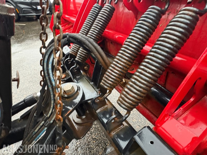 Dropside/ Flatbed truck 2019 Iveco Daily planbil m/ Hilltip IceStriker og Western Wide-Out brøyteplog - EU godkjent til 04.11.2026: picture 9