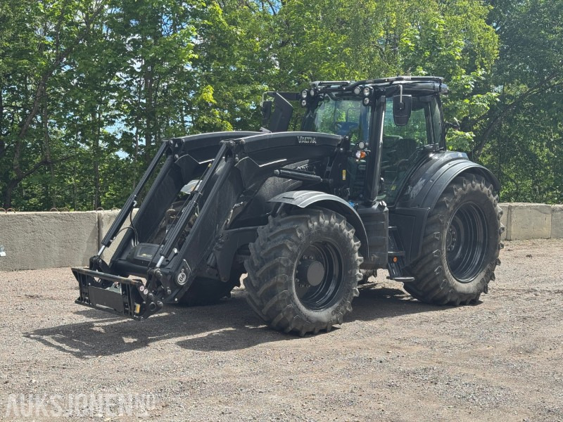 2022 Valtra T235 - Unlimited Black Edition - Traktor - Frontlaster - Farm tractor: picture 1 2022 Valtra T235 - Unlimited Black Edition - Traktor - Frontlaster - Farm tractor: picture 1
