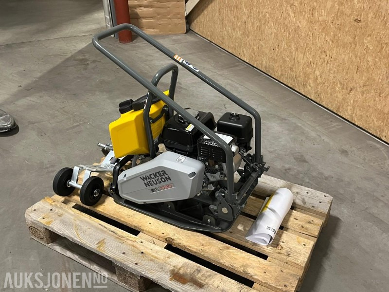 2022 Wacker vibroplate BPS1030Aw 56kg - ikke brukt! - Roller: picture 4 2022 Wacker vibroplate BPS1030Aw 56kg - ikke brukt! - Roller: picture 4