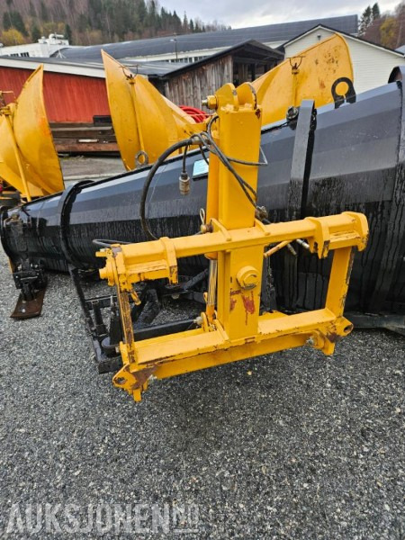 1992 Øveraasen diagonalplog DL 285 B - Største bredde 2900 mm - Med parallellogram - Hydraulisk løft - Agricultural machinery: picture 5 1992 Øveraasen diagonalplog DL 285 B - Største bredde 2900 mm - Med parallellogram - Hydraulisk løft - Agricultural machinery: picture 5