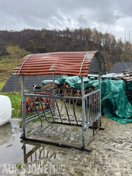 Felleskjøpet - Forhekk med Tak til Småfe - Agricultural machinery: picture 3 Felleskjøpet - Forhekk med Tak til Småfe - Agricultural machinery: picture 3