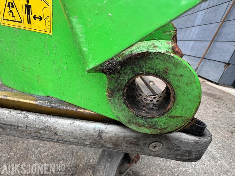 Lite brukt løftearm til Avant 630 - Agricultural machinery: picture 5 Lite brukt løftearm til Avant 630 - Agricultural machinery: picture 5