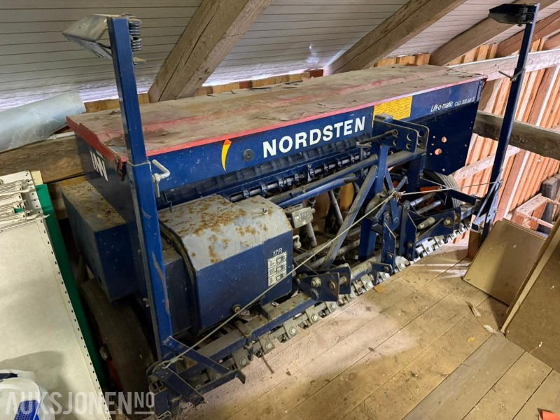 Nordsten Lift-o-matic CLG 200 MK II Såmaskin - Agricultural machinery: picture 1 Nordsten Lift-o-matic CLG 200 MK II Såmaskin - Agricultural machinery: picture 1