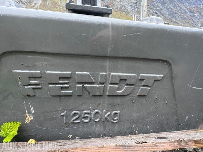 Originalt Fendt traktorlodd - Ubrukt - 1250 kg - Agricultural machinery: picture 2 Originalt Fendt traktorlodd - Ubrukt - 1250 kg - Agricultural machinery: picture 2