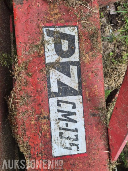 PZ 135 Slåmaskin - rep.objekt - Agricultural machinery: picture 2 PZ 135 Slåmaskin - rep.objekt - Agricultural machinery: picture 2