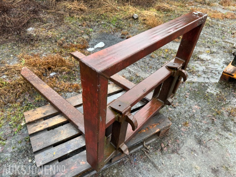 Pallegafler for traktor - Agricultural machinery: picture 2 Pallegafler for traktor - Agricultural machinery: picture 2