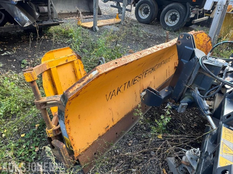 Tellefsdal 250cm hydraulisk svingbart brøyteskjær / kommunalblad m/dobbel ving - Agricultural machinery: picture 1 Tellefsdal 250cm hydraulisk svingbart brøyteskjær / kommunalblad m/dobbel ving - Agricultural machinery: picture 1