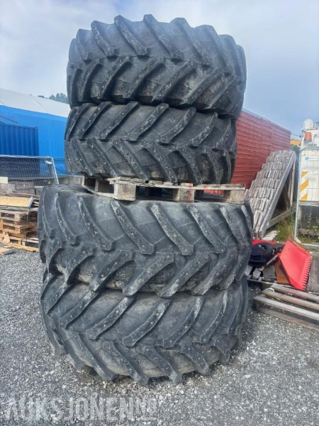 Trelleborg TM800 hjulsett – piggdekk til Valtra T-serie - Agricultural machinery: picture 1 Trelleborg TM800 hjulsett – piggdekk til Valtra T-serie - Agricultural machinery: picture 1