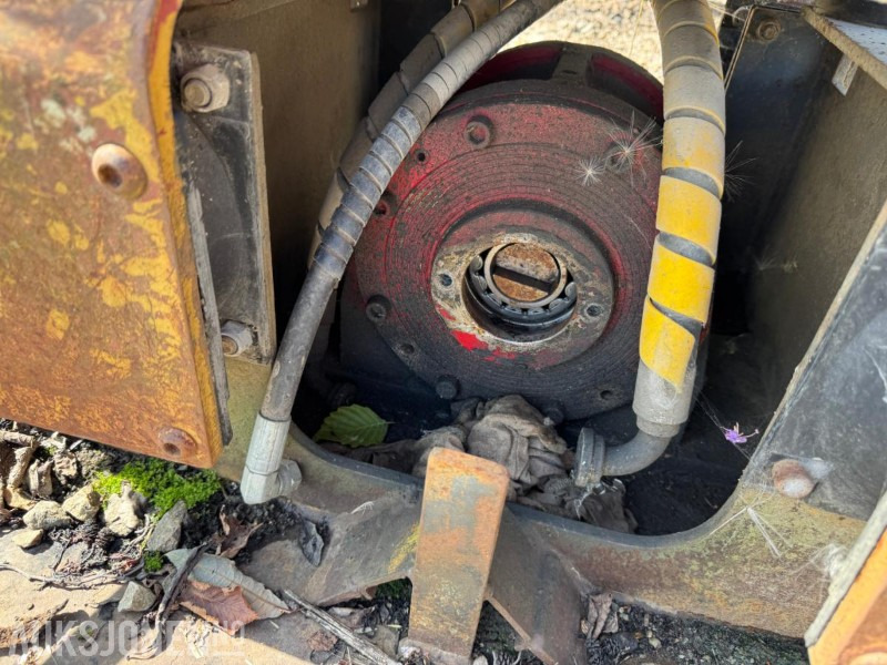 2001 Vibroplate for gravemaskin med B27 feste og adapter for S70 feste - Attachment for Construction machinery: picture 5 2001 Vibroplate for gravemaskin med B27 feste og adapter for S70 feste - Attachment for Construction machinery: picture 5