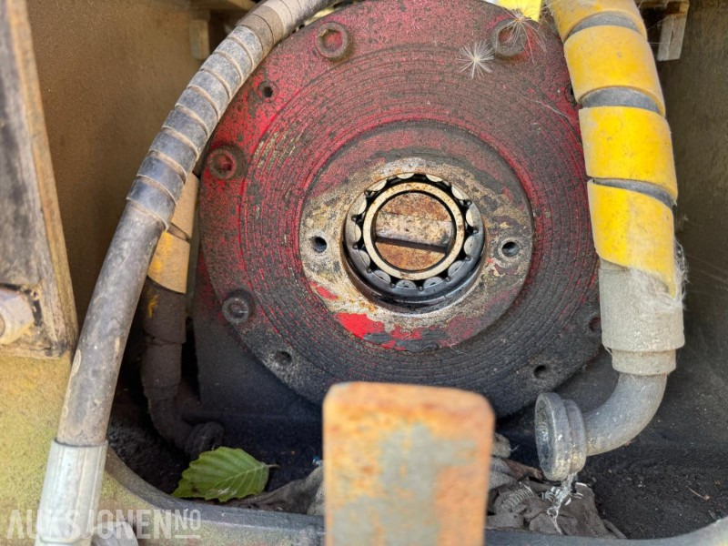 2001 Vibroplate for gravemaskin med B27 feste og adapter for S70 feste - Attachment for Construction machinery: picture 4 2001 Vibroplate for gravemaskin med B27 feste og adapter for S70 feste - Attachment for Construction machinery: picture 4