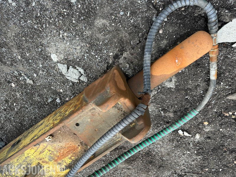 2012 SOSSAN SQ 100TS-P 70 SLAGHAMMER - Attachment for Construction machinery: picture 5 2012 SOSSAN SQ 100TS-P 70 SLAGHAMMER - Attachment for Construction machinery: picture 5