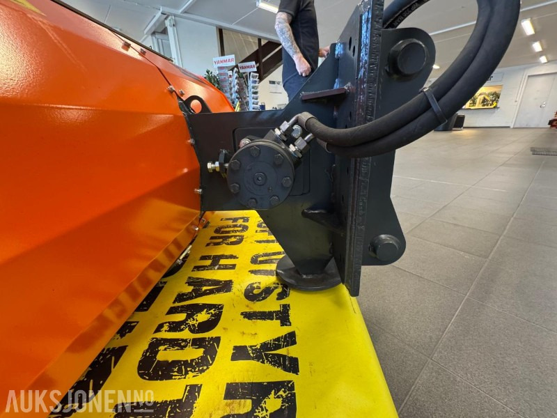 2023 Tuchel-Sweep Bagger KM 520 – feiebørste for gravemaskin, 120 cm, S40-feste - Attachment for Construction machinery: picture 3 2023 Tuchel-Sweep Bagger KM 520 – feiebørste for gravemaskin, 120 cm, S40-feste - Attachment for Construction machinery: picture 3