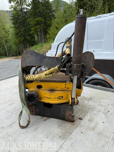 Engcon EC20 Tiltrotator med S70 feste - Attachment for Construction machinery: picture 1 Engcon EC20 Tiltrotator med S70 feste - Attachment for Construction machinery: picture 1