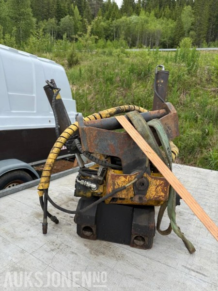 Engcon EC20 Tiltrotator med S70 feste - Attachment for Construction machinery: picture 4 Engcon EC20 Tiltrotator med S70 feste - Attachment for Construction machinery: picture 4