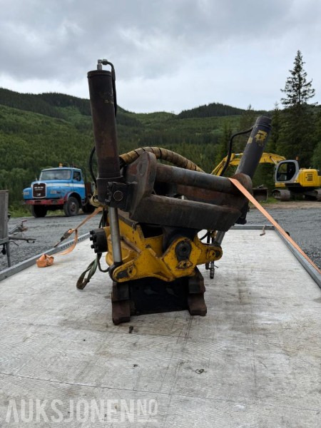 Engcon EC20 Tiltrotator med S70 feste - Attachment for Construction machinery: picture 3 Engcon EC20 Tiltrotator med S70 feste - Attachment for Construction machinery: picture 3