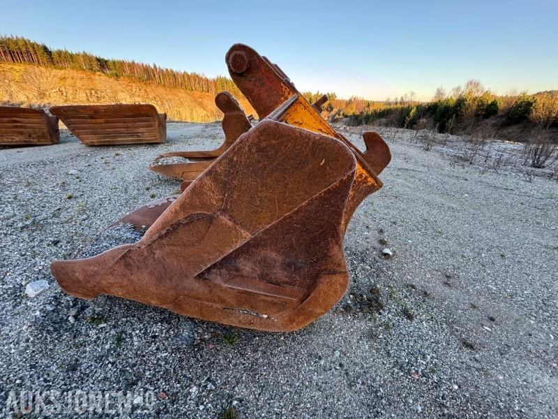 Graveskuffe med KM feste - Attachment for Construction machinery: picture 2 Graveskuffe med KM feste - Attachment for Construction machinery: picture 2