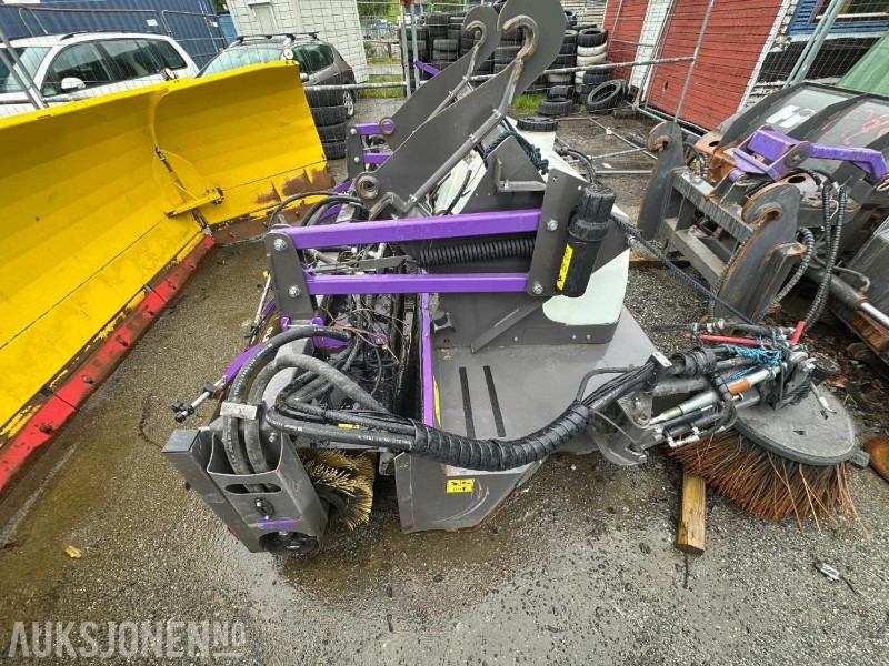 Holms Feiemaskin med oppsamler til hjullaster - 300-2,5 - Attachment for Construction machinery: picture 3 Holms Feiemaskin med oppsamler til hjullaster - 300-2,5 - Attachment for Construction machinery: picture 3