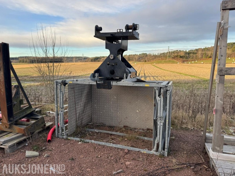 Manitou Mannskapskurv, jib og pallegafler - Attachment for Construction machinery: picture 1 Manitou Mannskapskurv, jib og pallegafler - Attachment for Construction machinery: picture 1