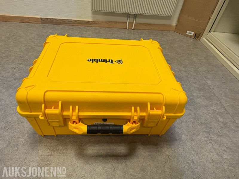 Trimble EM100 GNSS Rover med TSC5 Siteworks feltprogram - Attachment for Construction machinery: picture 1 Trimble EM100 GNSS Rover med TSC5 Siteworks feltprogram - Attachment for Construction machinery: picture 1