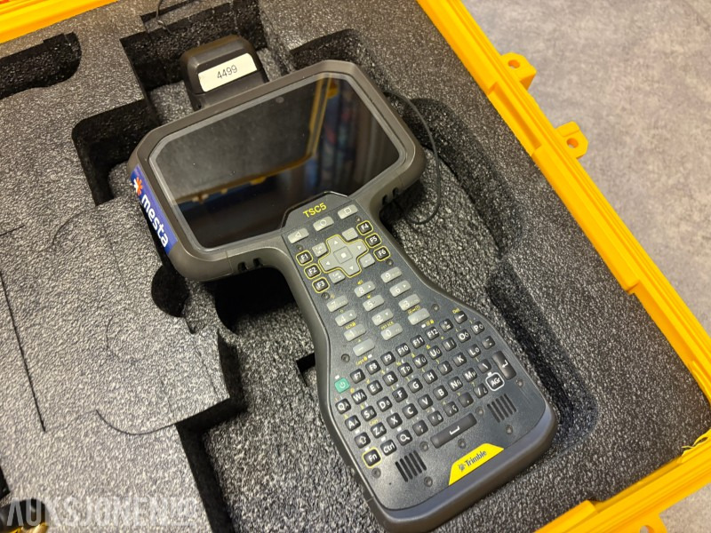Trimble EM100 GNSS Rover med TSC5 Siteworks feltprogram - Attachment for Construction machinery: picture 3 Trimble EM100 GNSS Rover med TSC5 Siteworks feltprogram - Attachment for Construction machinery: picture 3