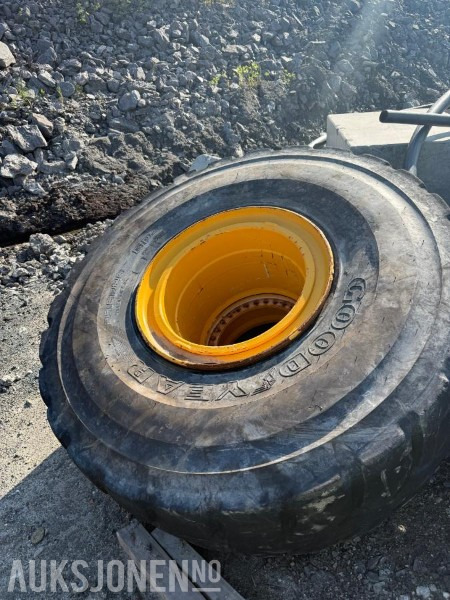 Volvo A40F - Brukt dumperdekk 29,5x25 - Attachment for Construction machinery: picture 1 Volvo A40F - Brukt dumperdekk 29,5x25 - Attachment for Construction machinery: picture 1