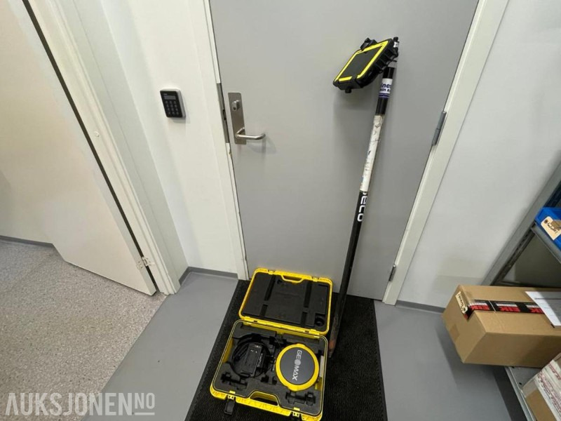 GEOMAX ZENITH40 GNSS SMART ANTENNE MED PANASONIC FELT-PC - Construction equipment: picture 5 GEOMAX ZENITH40 GNSS SMART ANTENNE MED PANASONIC FELT-PC - Construction equipment: picture 5