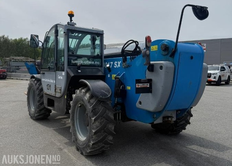 Genie GTH-4017 SX - Teleskoptruck - 4x4 med firehjulssving - Skuffe og pallegafler med hydraulisk bredding - Telescopic handler: picture 3 Genie GTH-4017 SX - Teleskoptruck - 4x4 med firehjulssving - Skuffe og pallegafler med hydraulisk bredding - Telescopic handler: picture 3