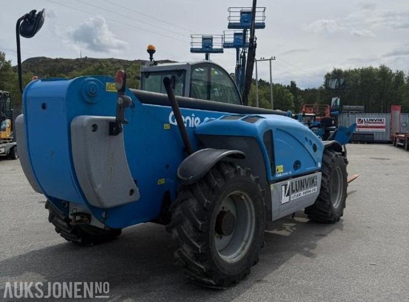 Genie GTH-4017 SX - Teleskoptruck - 4x4 med firehjulssving - Skuffe og pallegafler med hydraulisk bredding - Telescopic handler: picture 4 Genie GTH-4017 SX - Teleskoptruck - 4x4 med firehjulssving - Skuffe og pallegafler med hydraulisk bredding - Telescopic handler: picture 4