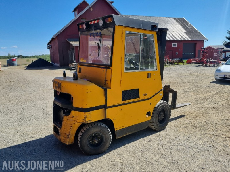 1980 TCM FD30Z5 truck 2.7 T Diesel - Material handling equipment: picture 4 1980 TCM FD30Z5 truck 2.7 T Diesel - Material handling equipment: picture 4