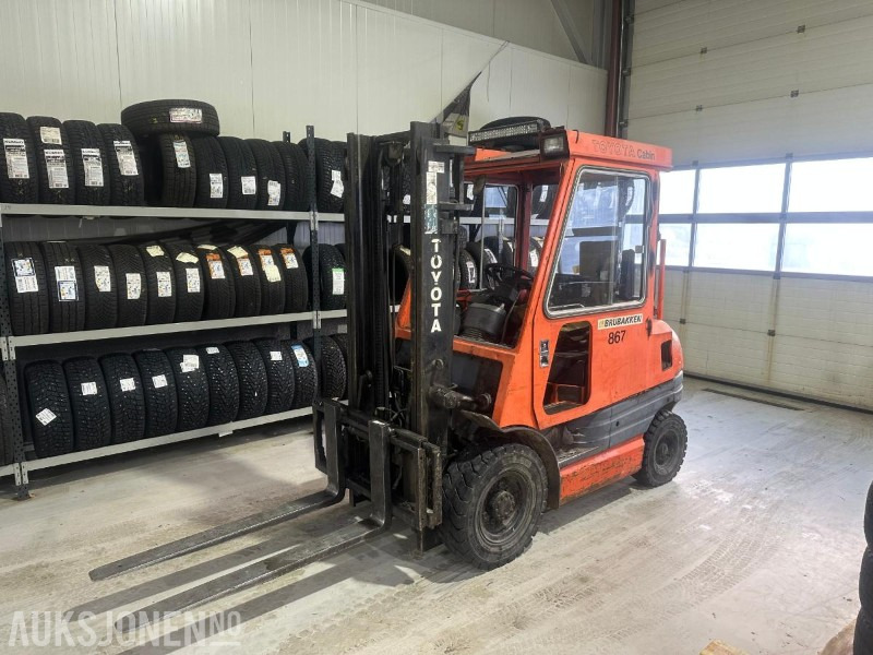 1996 Toyota Truck 6FDF 2,5 Tonn - Material handling equipment: picture 1 1996 Toyota Truck 6FDF 2,5 Tonn - Material handling equipment: picture 1