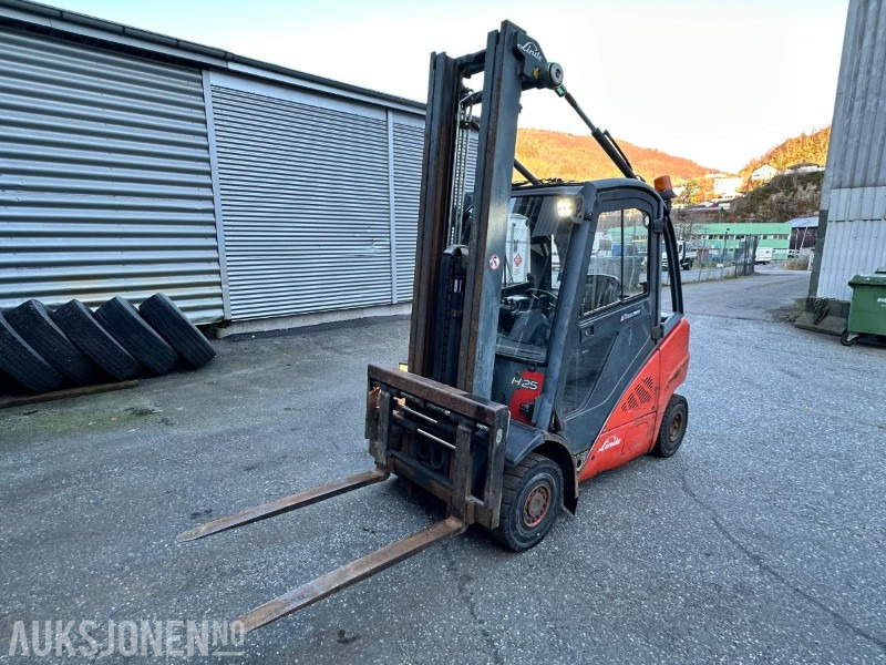 2011 Linde H25D-01 gaffeltruck m/tilt og sideforskyvning, 6485 timer - Material handling equipment: picture 1 2011 Linde H25D-01 gaffeltruck m/tilt og sideforskyvning, 6485 timer - Material handling equipment: picture 1